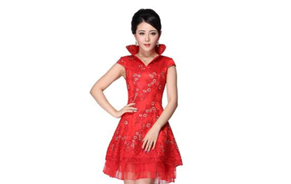 美容師化中式宴會妝的手法步驟