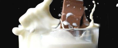 每天喝牛奶能美白嗎