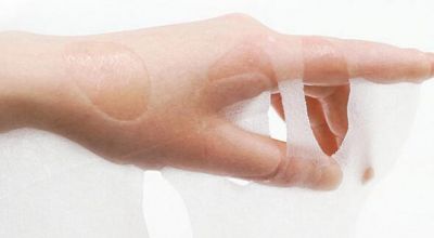 敷面膜的精華不吸收是怎么回事