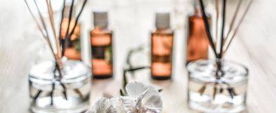 臉上涂了精油要洗掉嗎