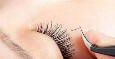 接睫毛要素顏去接嗎