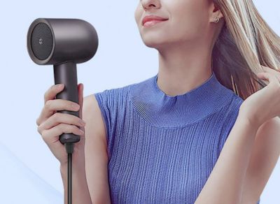 頭發自然干和吹干的區別