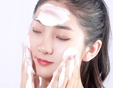 不用洗面奶反而皮膚好真的嗎