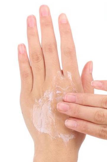 護手霜可以用來擦臉嗎