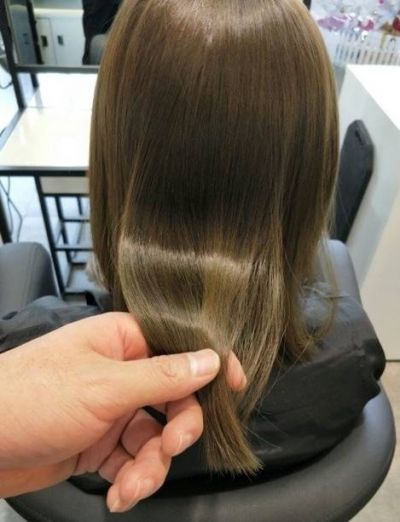 皮膚偏黃適合染什么顏色頭發