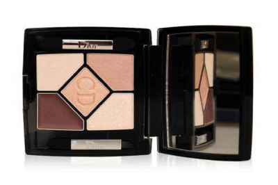 1544068611308 怎樣貼假睫毛很自然