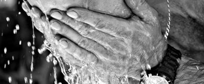 冷水洗臉好還是熱水洗臉好