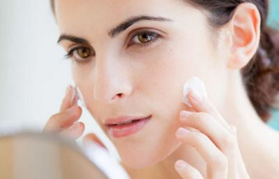 涂完素顏霜后要拍散粉嗎