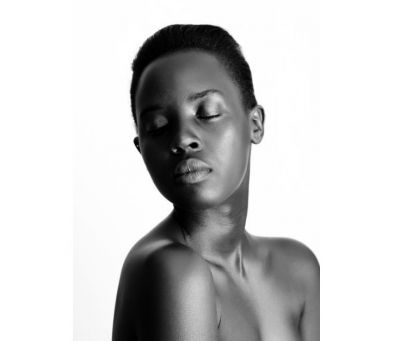 倚后傳奇化妝品是正規品牌嗎