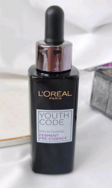 歐萊雅逆時精華會很油膩嗎