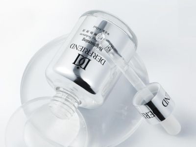 美白精華和保濕精華哪個先用