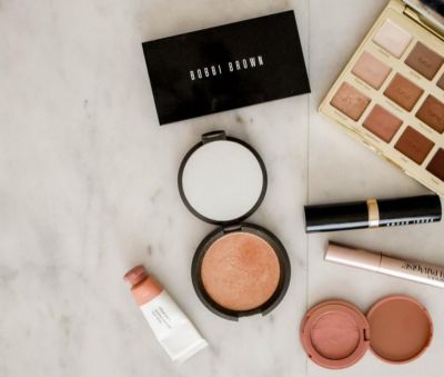 化妝品什么對化妝品的安全和功效負責