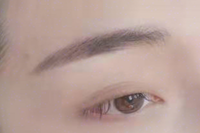 如何打造素顏妝容的眉毛