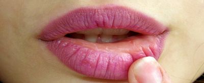嘴唇厚怎么涂口紅