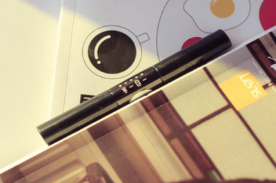 為什么下睫毛倒長