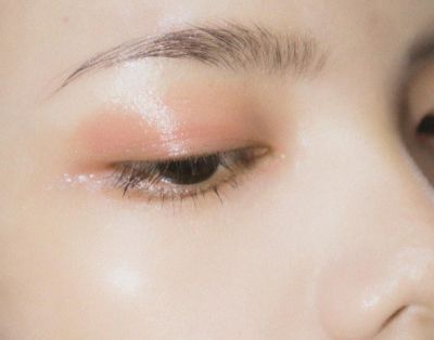2323458411313 淡妝眼影怎么畫才好看