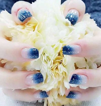 美甲單色漸變怎么做過渡自然