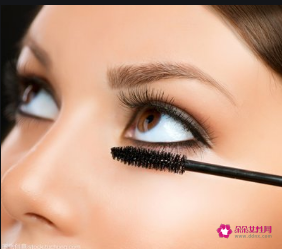 內雙眼皮化妝技巧
