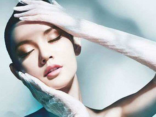 面部精華液的使用方法有哪些