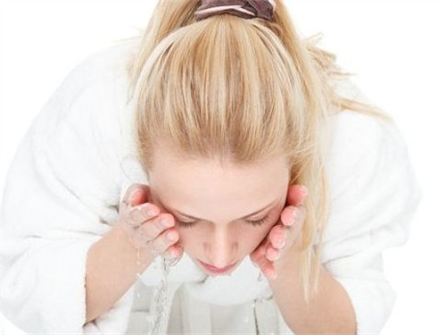 8_20181119155000664_4 春天皮膚過敏怎么辦