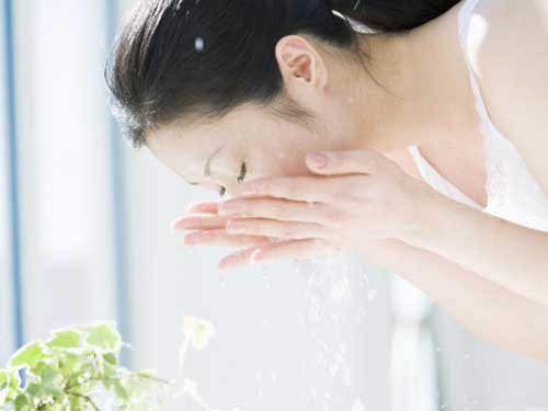 如何給肌膚補水