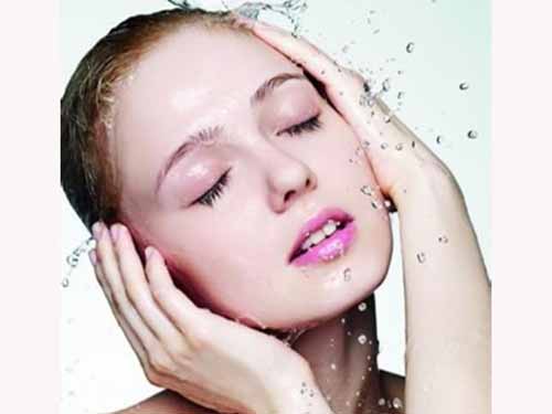 臉上起皮和白色碎屑如何預防