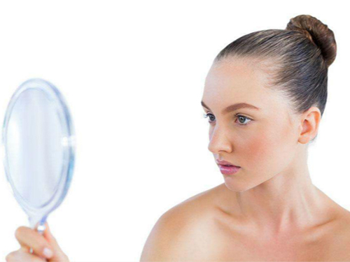 臉腫的原因有哪些