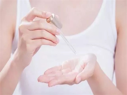 皮膚細紋多是什么原因